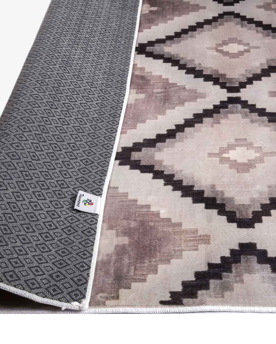 Clara modern beige an brown soft and shinny carpet