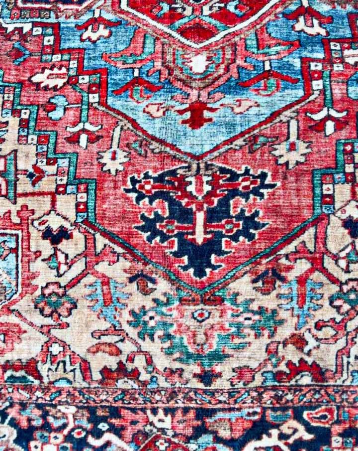 Heriz Persian-Style Rug – Red & Blue Harmony