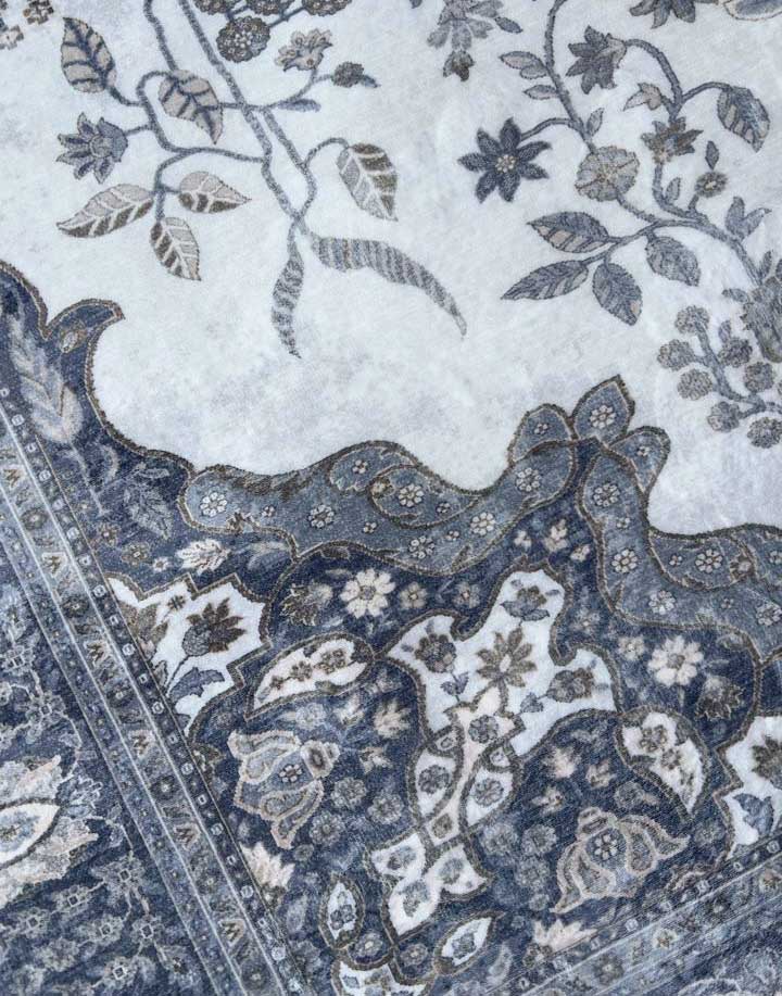 Blue Elegance – Classic Floral Pattern Rug