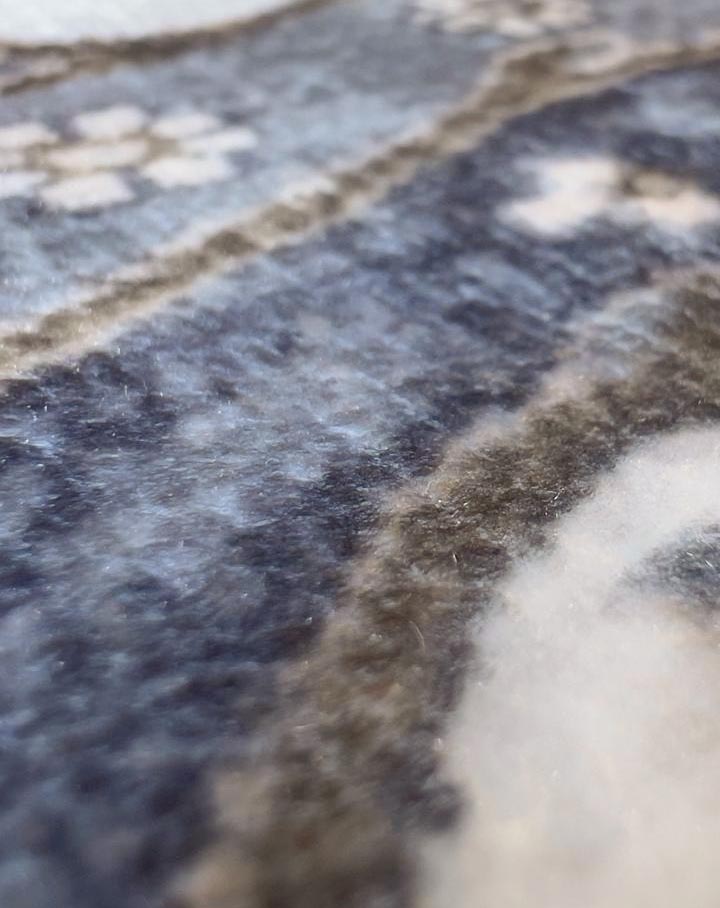 Blue Elegance – Classic Floral Pattern Rug