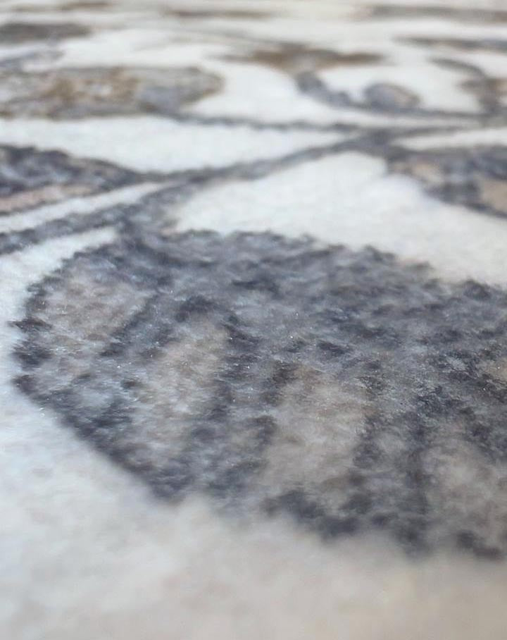 Blue Elegance – Classic Floral Pattern Rug