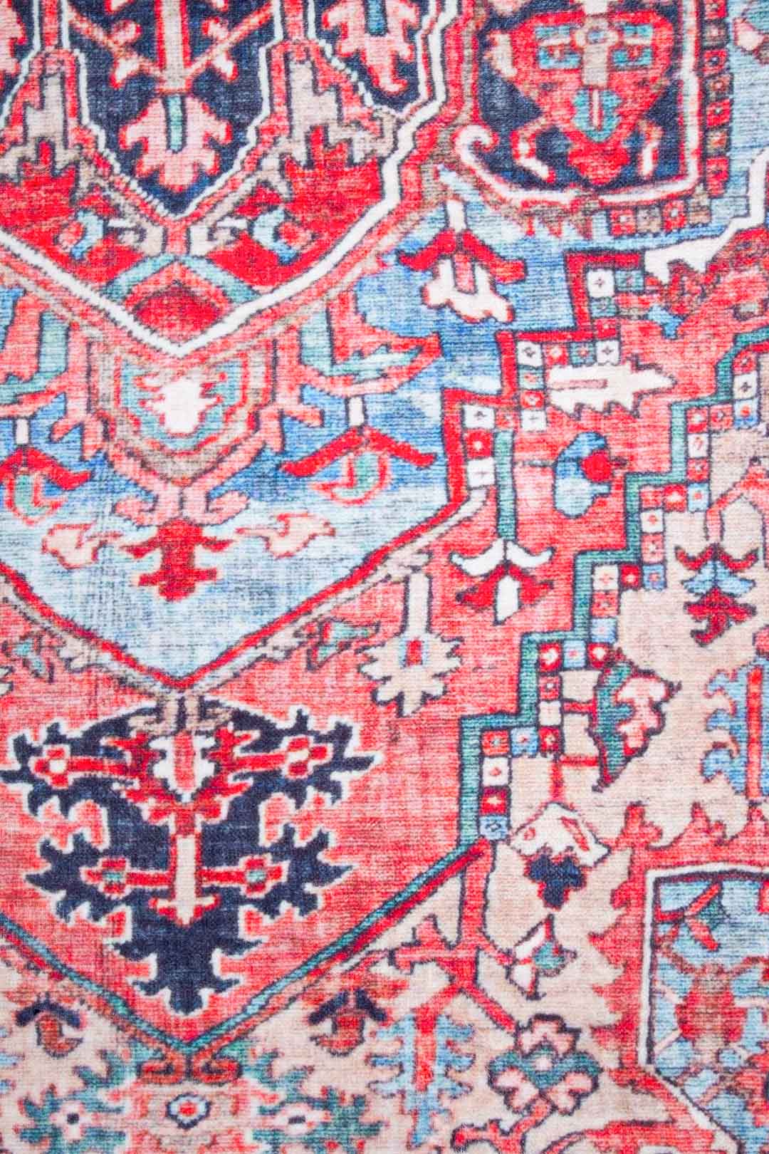 Heriz Persian-Style Rug – Red & Blue Harmony