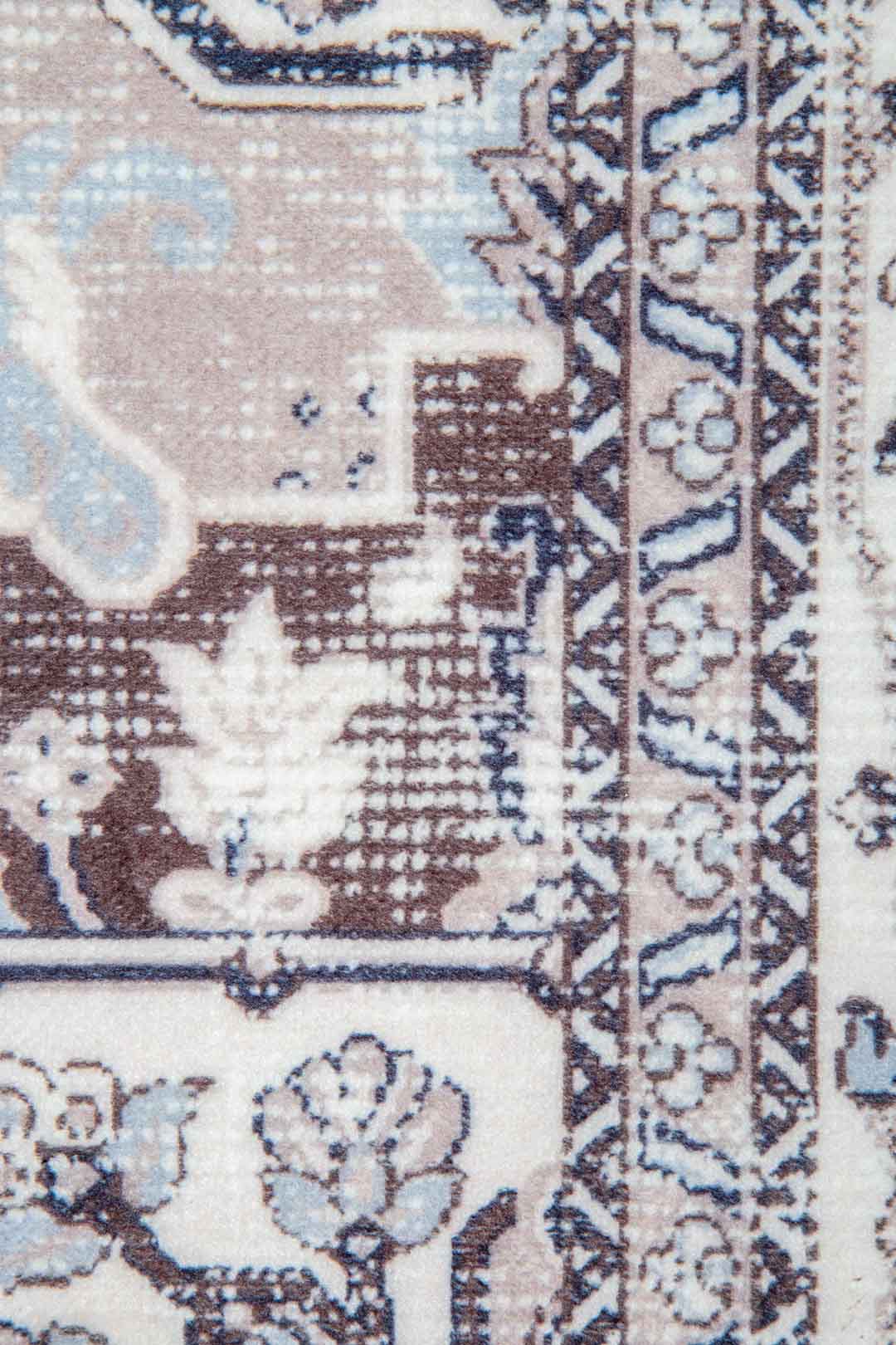 Silver Medallion – Classic Oriental Rug