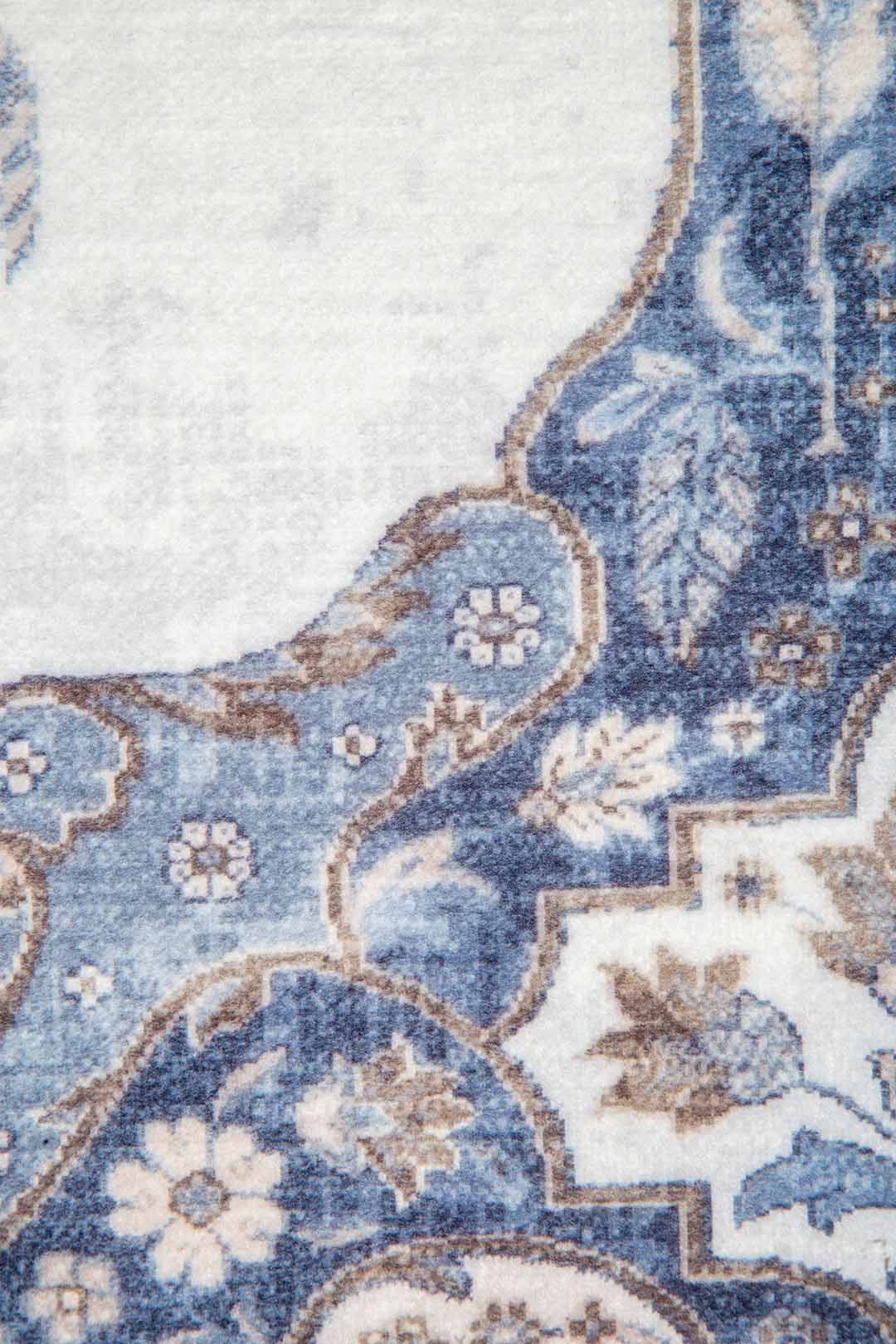Blue Elegance – Classic Floral Pattern Rug