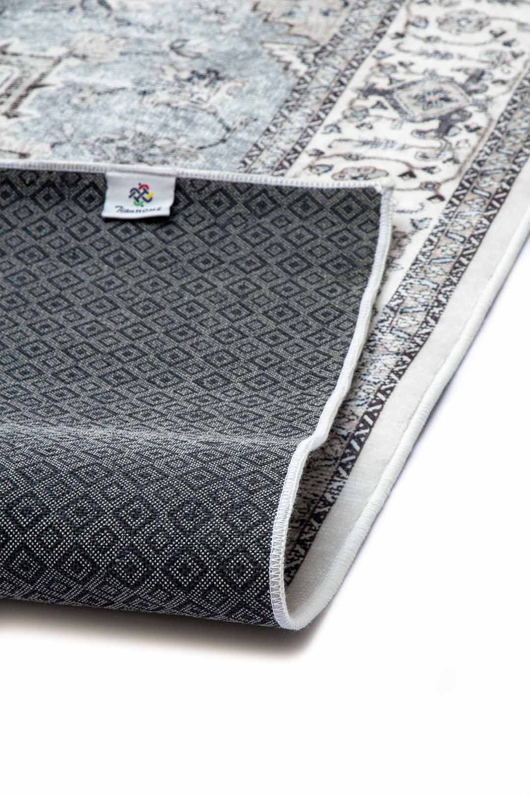 Silver Medallion – Classic Oriental Rug