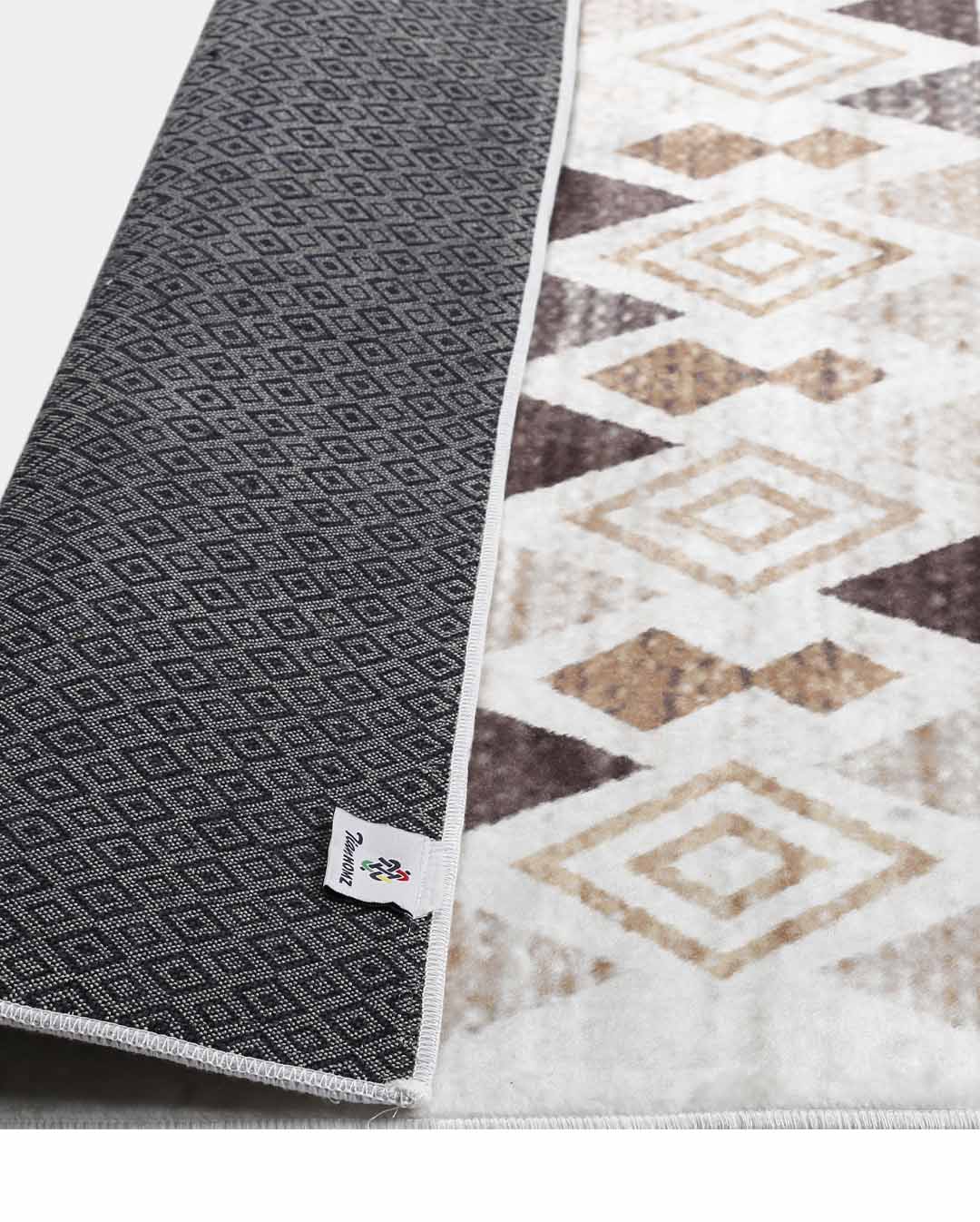 Ruby modern kilim beige soft and shinny carpet