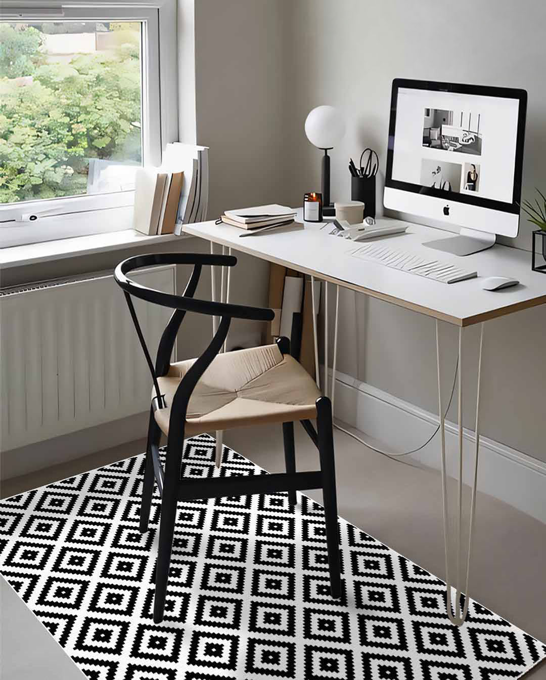 Dina geometric black and white soft and shinny carpet