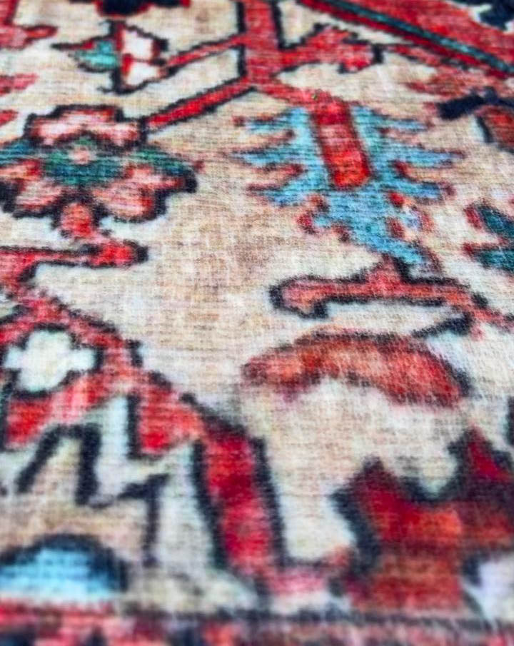 Heriz Persian-Style Rug – Red & Blue Harmony