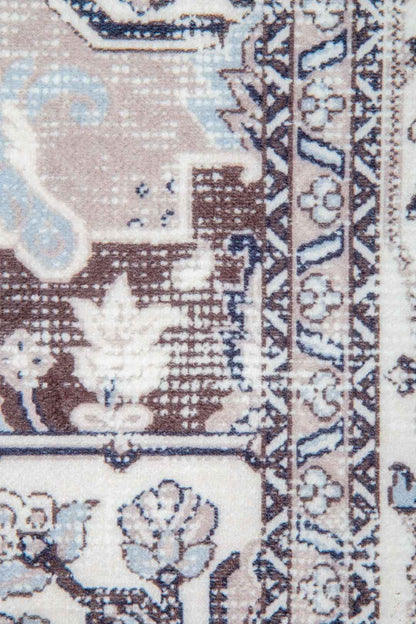Silver Medallion – Classic Oriental Rug